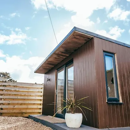 The Hideout - Newquay - Fully Stocked Eco Escape * New Quay
