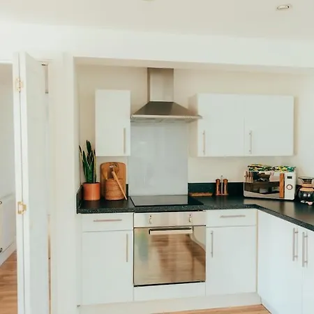 The Hideout - Newquay - Fully Stocked Eco Escape New Quay
