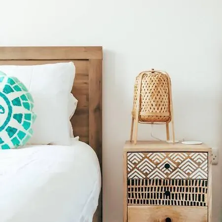 The Hideout - Newquay - Fully Stocked Eco Escape New Quay