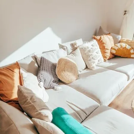 The Hideout - Newquay - Fully Stocked Eco Escape * New Quay
