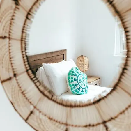 The Hideout - Newquay - Fully Stocked Eco Escape